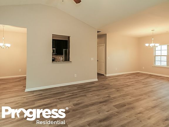 3rd image of 552 Joneus Dr