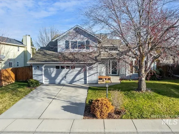 1544 E Falconrim Ct, Eagle, ID 83616