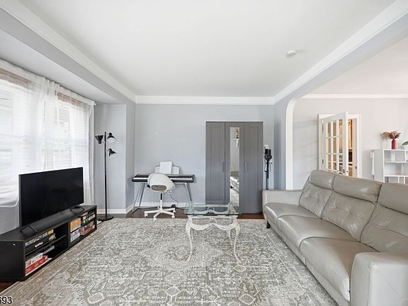 5th image of 13-33 George St 2X