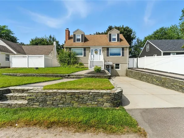 33 Swan St, North Providence, RI 02911