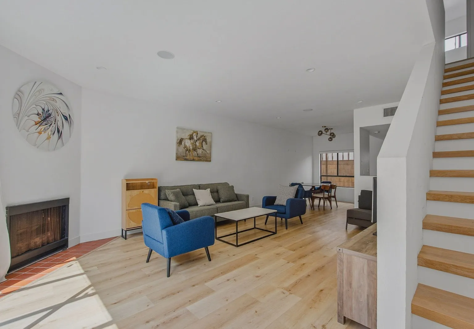 2 bed, 1152 sqft, $4,200 — Photo 1