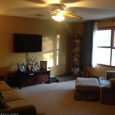 3rd image of 189 Eastgate Dr
