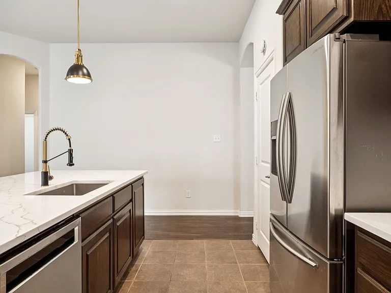2317 Houston Dr — Photo 10