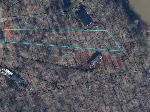 1040 Trailwinds Dr, Westminster, SC 29693