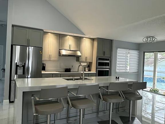 5th image of 6938 Oakmore Ln #2