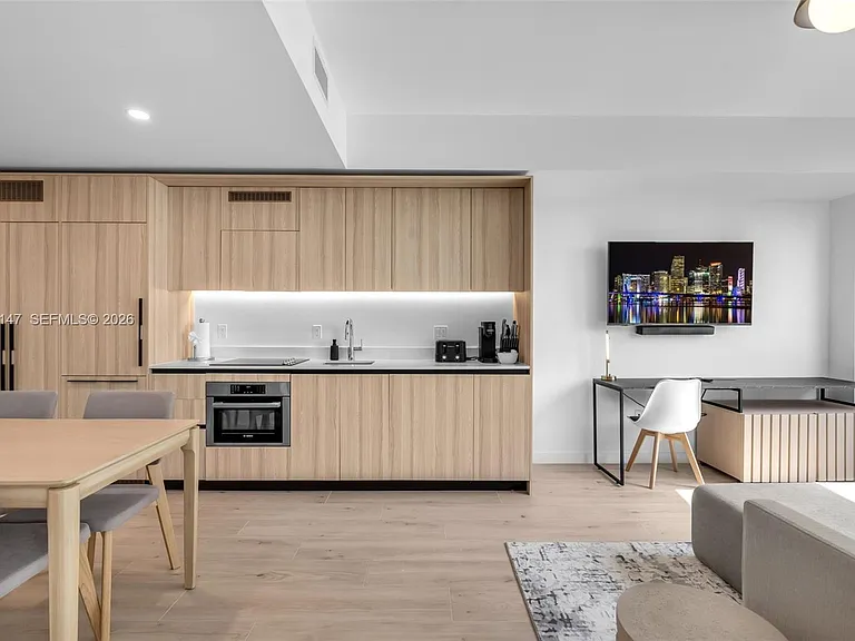 225 N Miami Ave #1107 — Photo 1