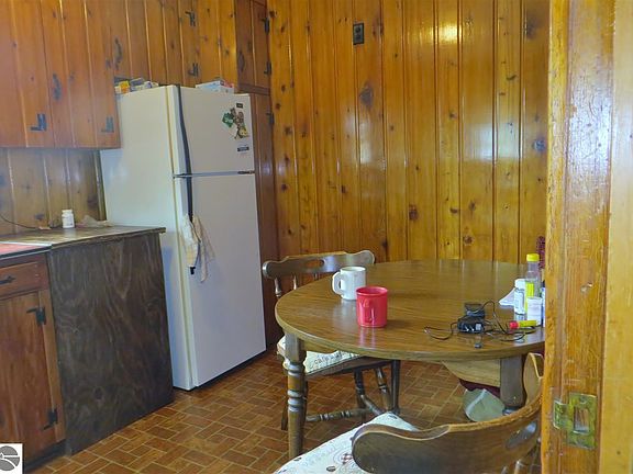 3rd image of 504 Church St