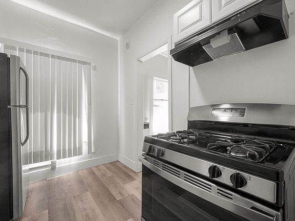4th image of 1812 W 5th St APT 202