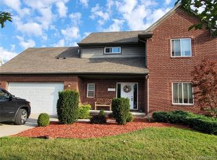 17073 Josephine St, Fraser, MI 48026