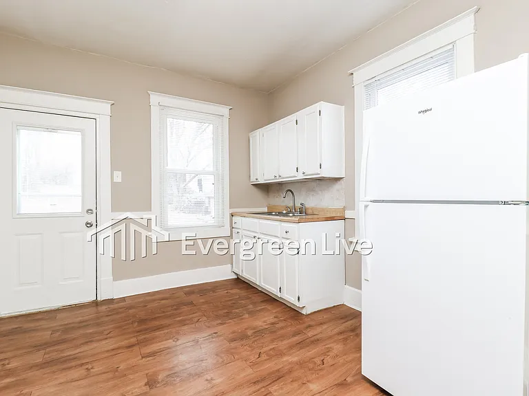 3533 Marshall Ave — Photo 11