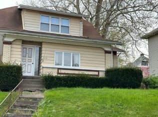2212 Dresden Rd, Zanesville, OH 43701