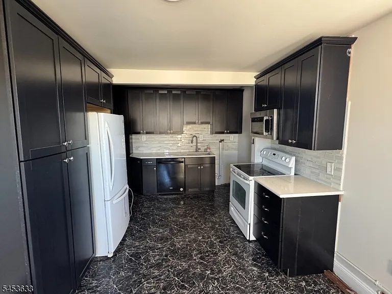 106 Mount Pleasant Ave — Photo 3