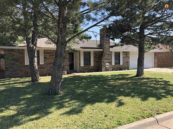 2nd image of 301 Chanticleer Pl