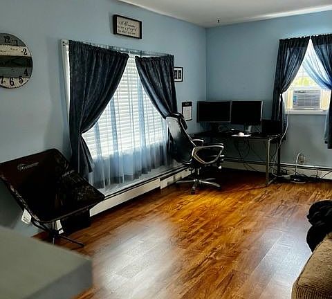 5th image of 502 Brentwood St