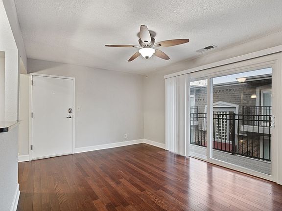 5th image of 3900-3902 Booth St #6