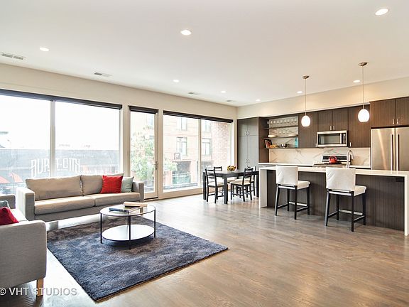 2nd image of 2742 N Lincoln Ave APT 301
