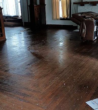 4th image of 307 E Oak St
