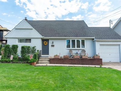 661 Tabor, East Meadow, NY, 11554