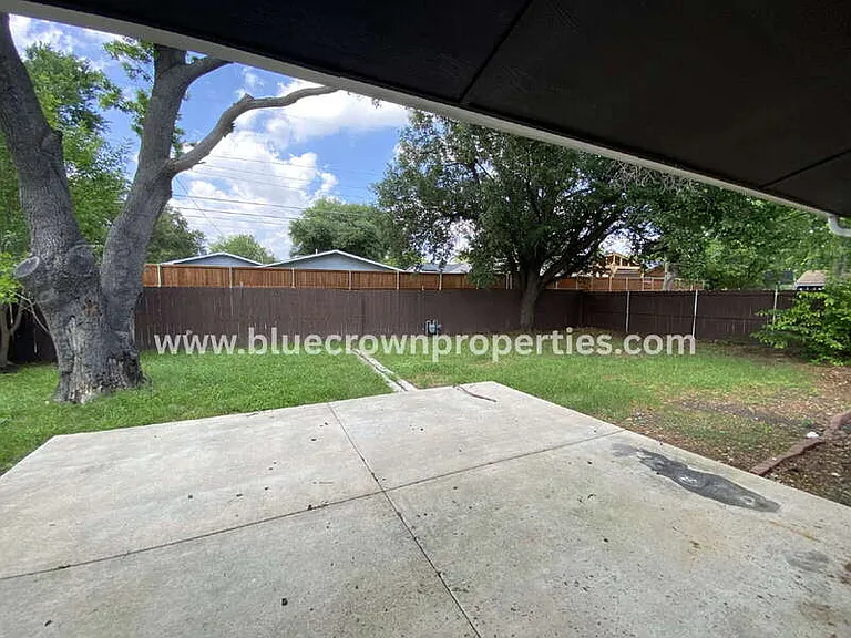 3035 Townsend Dr — Photo 15