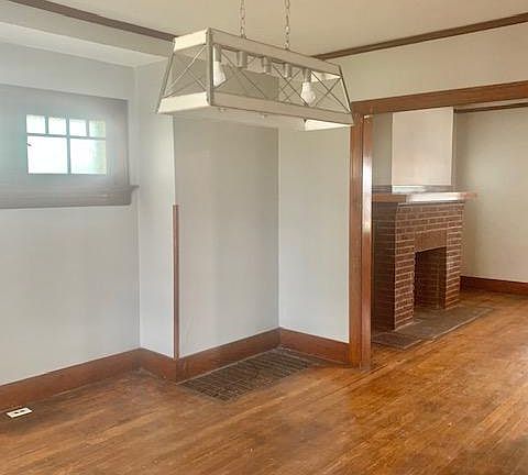 3rd image of 842 Carlisle Ave