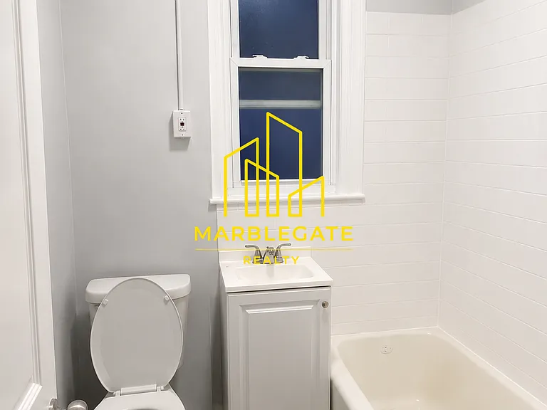 35 Seymour Ave #22 — Photo 5