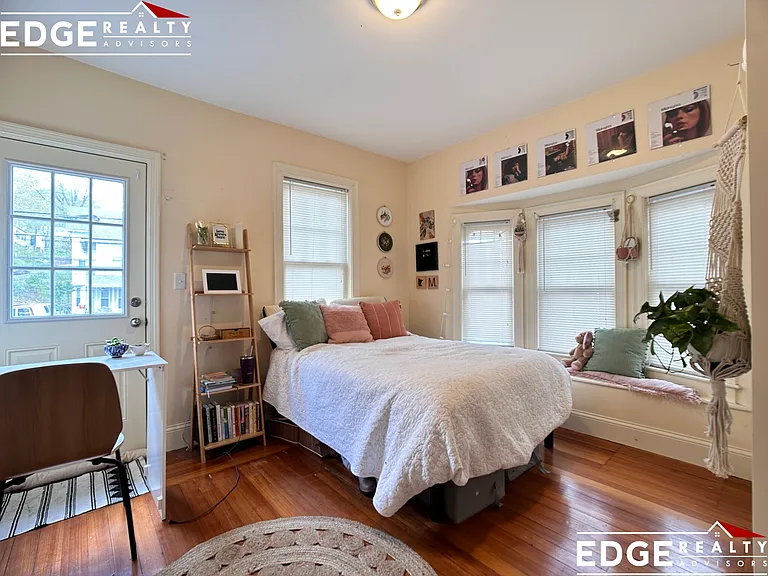 74 Brooks St #2 — Photo 5