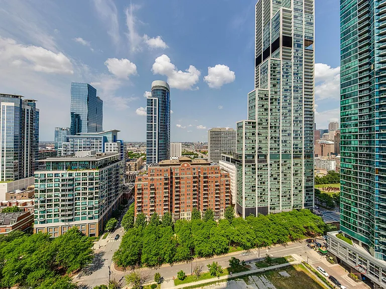 1235 S Prairie Ave #2107 — Photo 26