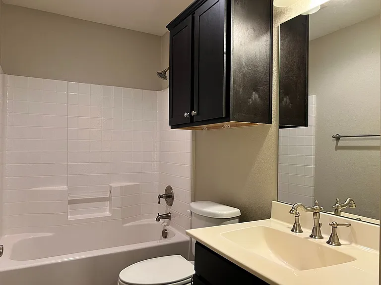 Amberwood Townhomes — Photo 7