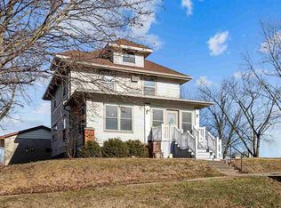 304 5th St, Victor, IA 52347