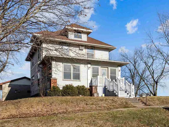 304 5th St, Victor, IA 52347