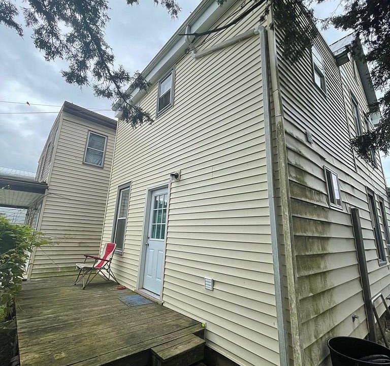 2nd image of 19 Feeder Ave