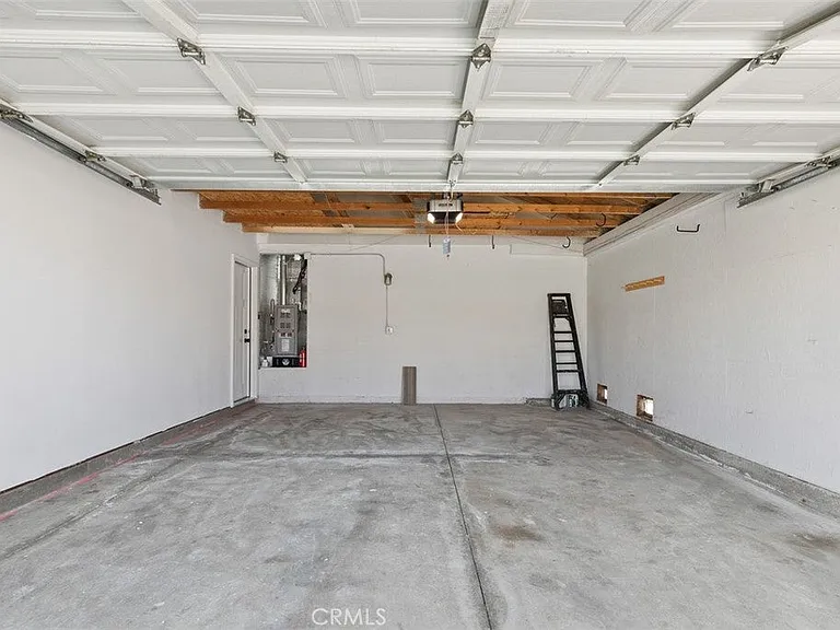 185 Cheshire Ln — Photo 34