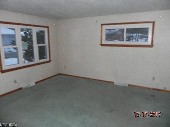2nd image of 805 Clemens Ave