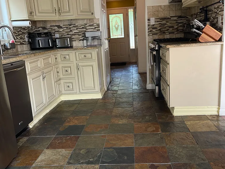 3223 Shadetree Dr — Photo 3