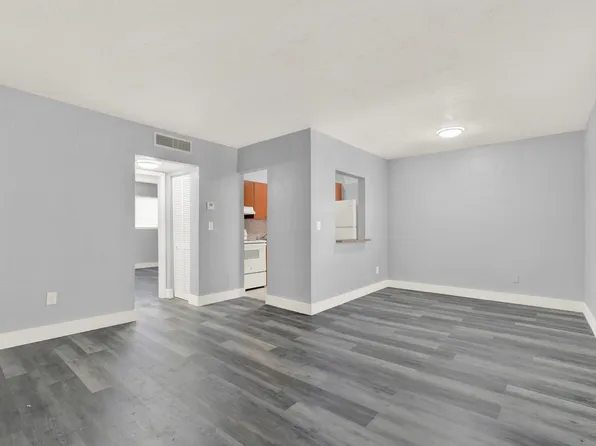 2407 NW 135th St APT 315, Miami, FL 33167