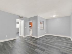 2407 NW 135th St, Miami, FL