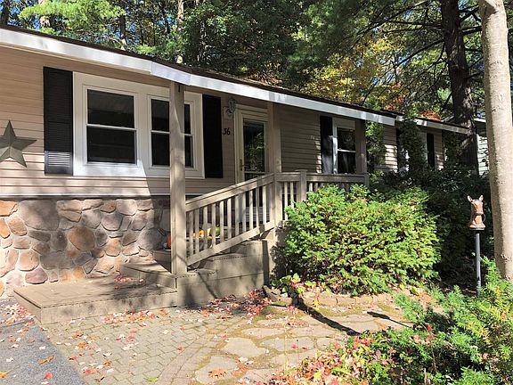 2nd image of 36 Curt Blvd