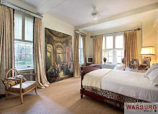 Sold by Warburg | media 22