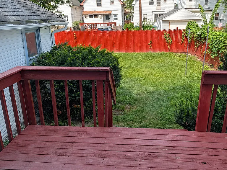 526 Ogden Ave — Photo 23