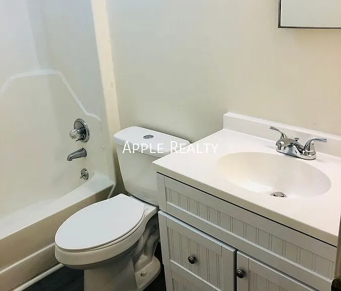 1210 Manning St #12 — Photo 6