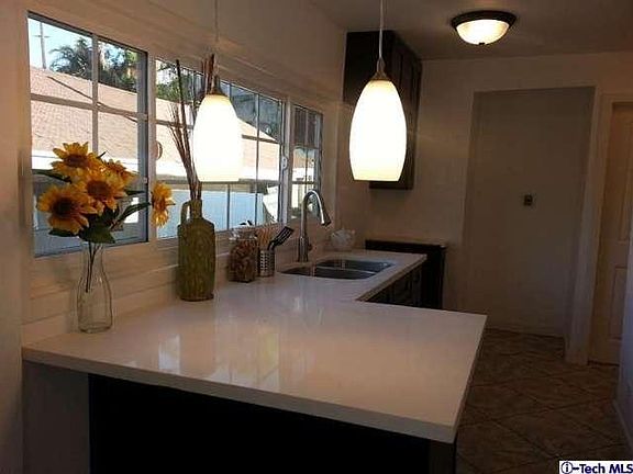 5th image of 4332 Sardonyx St