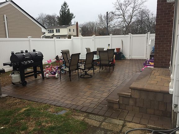 3rd image of 6 Seneca Dr