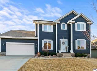 19335 H St, Omaha, NE 68135