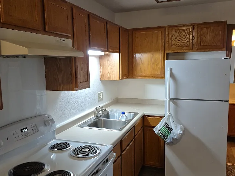 500 Grote St #7 — Photo 1