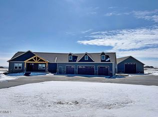 4921 Ridge Dr, Williston, ND 58801