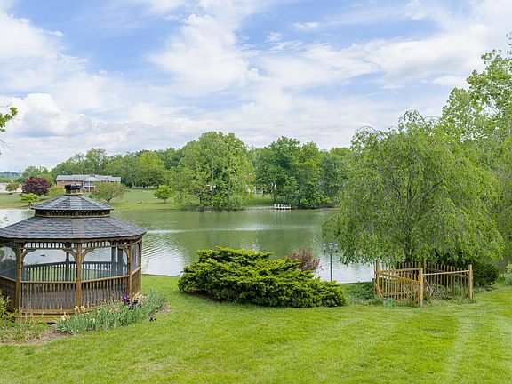 5th image of 525 Orchard Lake Dr