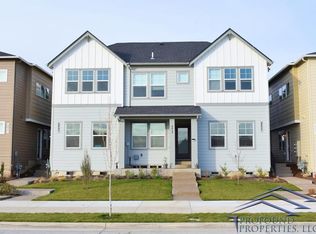 8055 SE Kinnaman St #B, Hillsboro, OR 97123