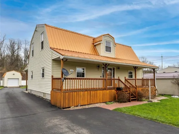 17 E Franklin St, Newton Falls, OH 44444
