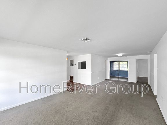 4th image of 1433 Covington Cir W