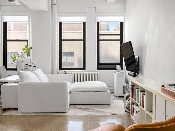 5th image of 315 7th Ave APT 6C